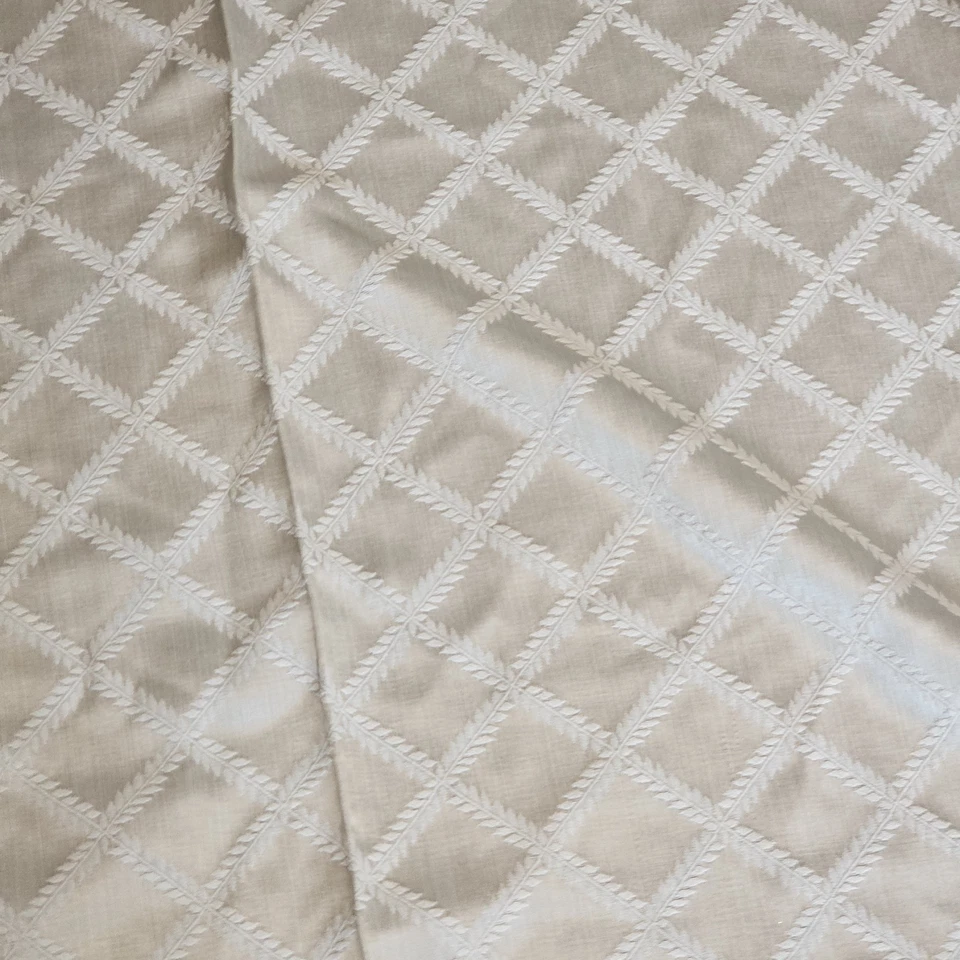 LENOX Tablecloth Ivory Platinum Laurel Leaf 96"x66" Cotton Blend Vintage Taiwan - Image 2 of 4