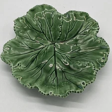 ONE (1) SECLA PORTUGAL GREEN CABBAGE LEAF PLATE FOR SALAD/DESSERT 8.5”