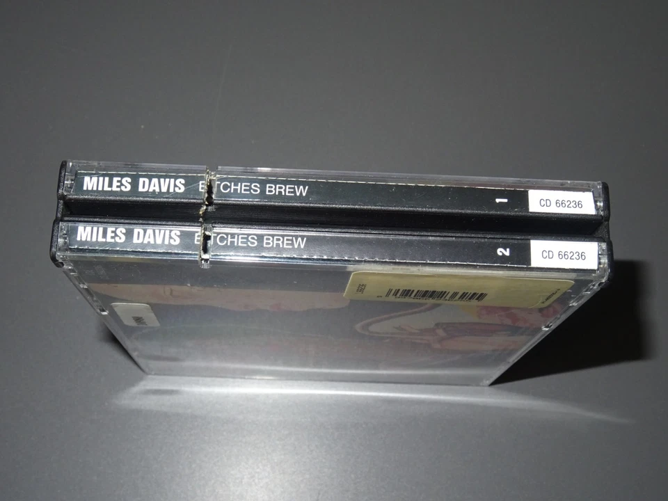 MILES DAVIS - BITCHES BREW (1970) / 2-CD-BOX-SET (CD'S MINT-) - Bild 3 von 3