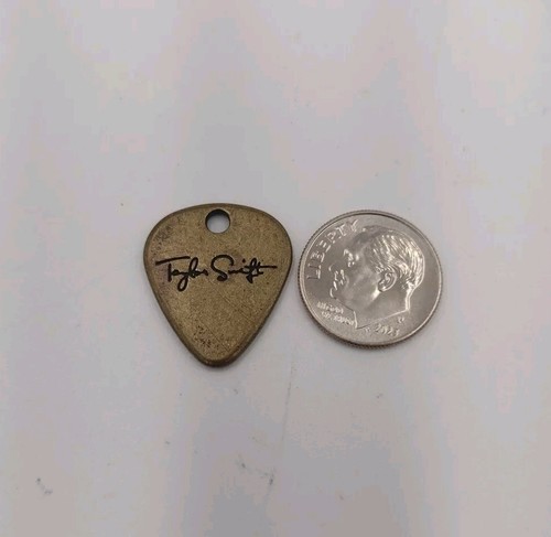 TAYLOR SWIFT Engraved Metal Guitar Pick Charm - Keychain Pendant 2015 1989 Tour