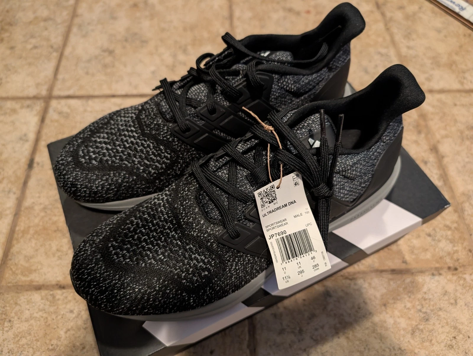 Adidas UltraDream DNA Men’s Running Shoes Sneakers Size 11.5 Black / Grey JP7690