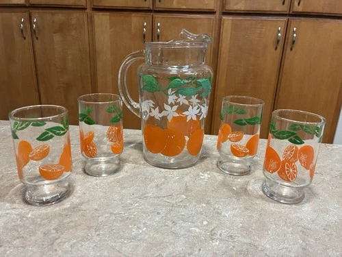 Vintage Quart Size Anchor Hocking Juice Pitcher, And Four Glasses Oranges