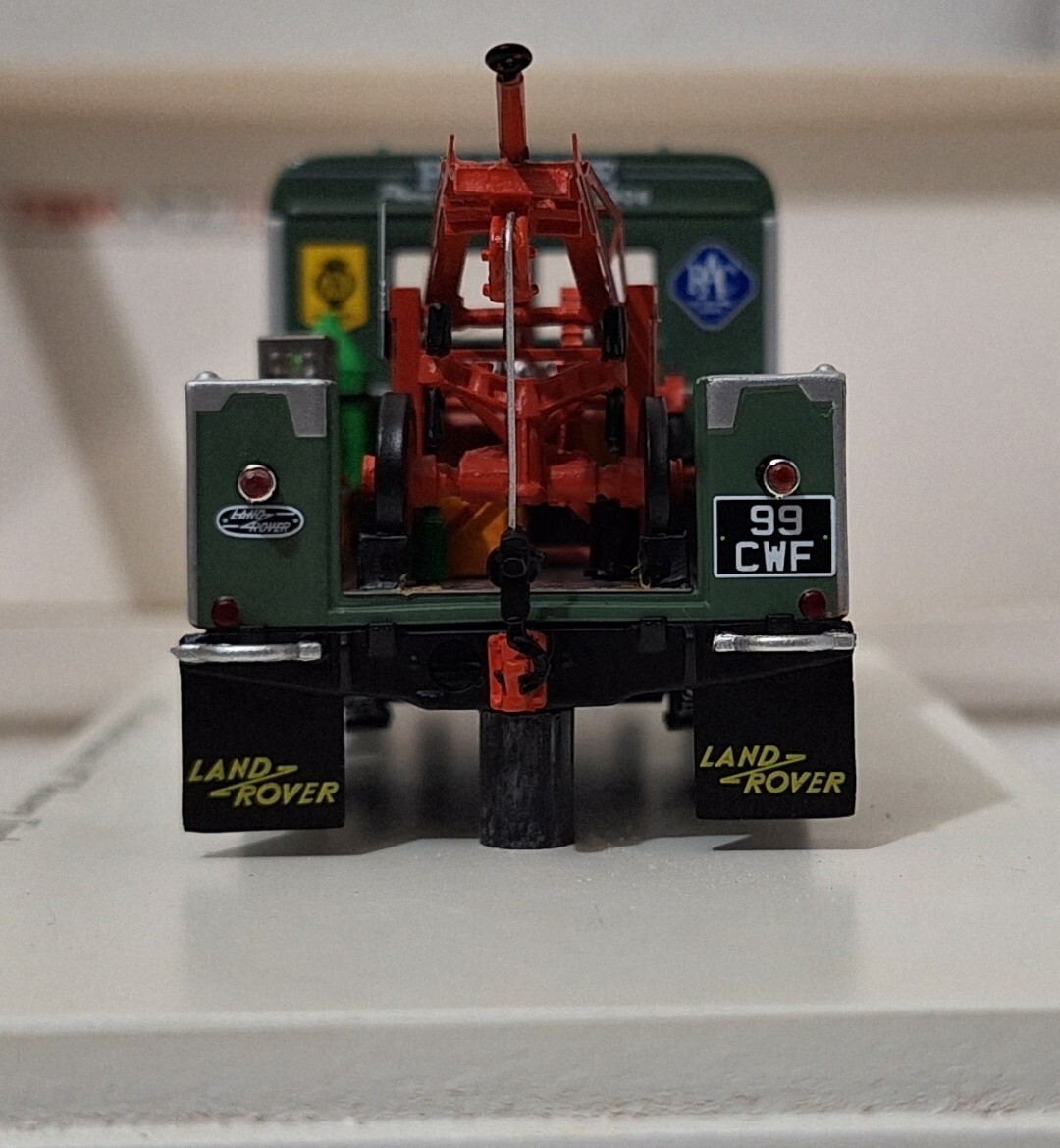 1) Land Rover Series 107 1965 Green Recovery Truck 1:43 TSM