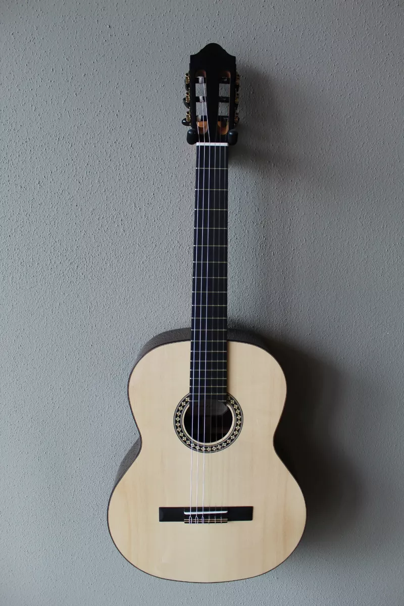 Brand New Kremona Romida RD S Nylon String Classical Guitar w