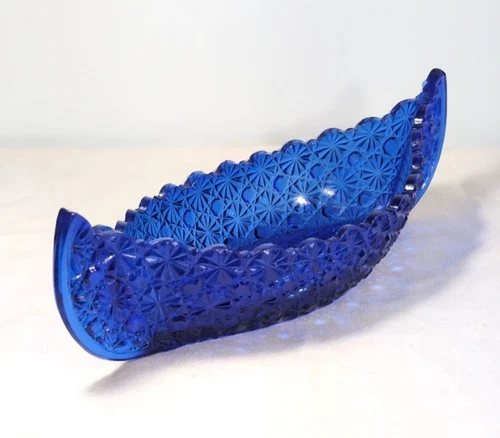 Vintage FENTON Daisy & Button Cobalt Blue Art Glass Canoe Bowl / Server 11.5"