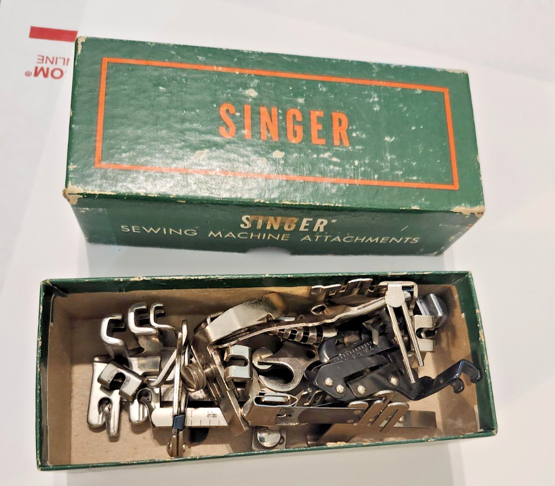 VINTAGE -  1952 - SINGER FEATHERWEIGHT 221 SEWING MACHINE WITH ATTACHMENTS
