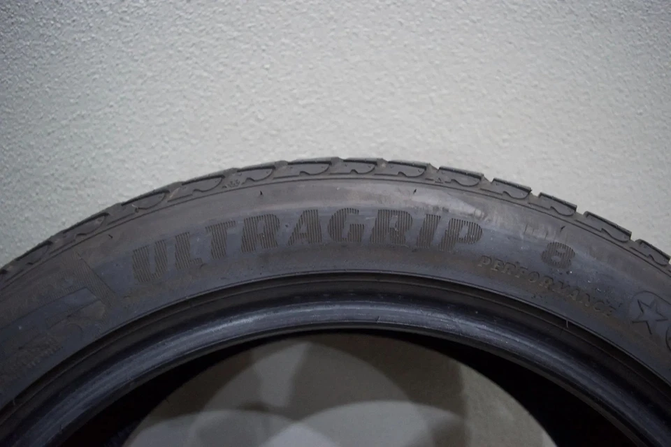 2x Goodyear UltraGrip 8 MOE RSC* M+S XL 245 45 R18 100V Winterreifen R986R - Bild 3 von 4