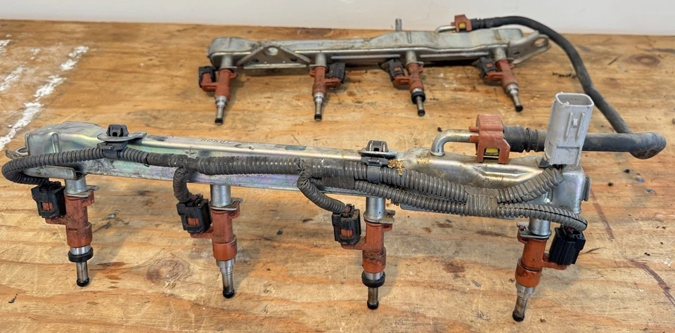 Juego de inyectores de combustible de riel de combustible superior Lexus LS460 2007-2012 OEM Foto 3 de 4