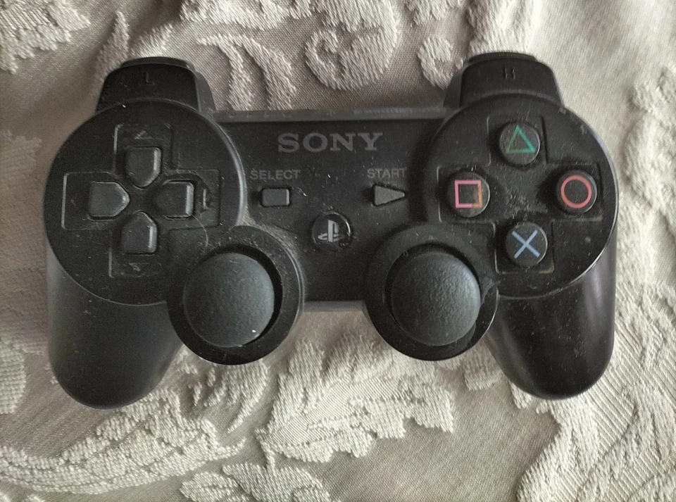 Sony PlayStation 3 Super Slim, foto 3 di 3