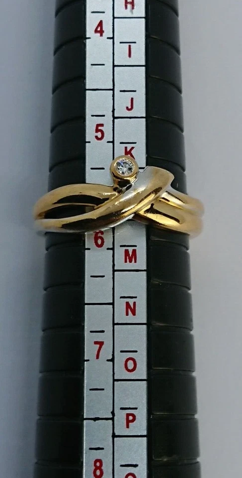Anillo solitario de diamantes de oro de 9 quilates con cinta torcida - talla L Foto 3 de 4