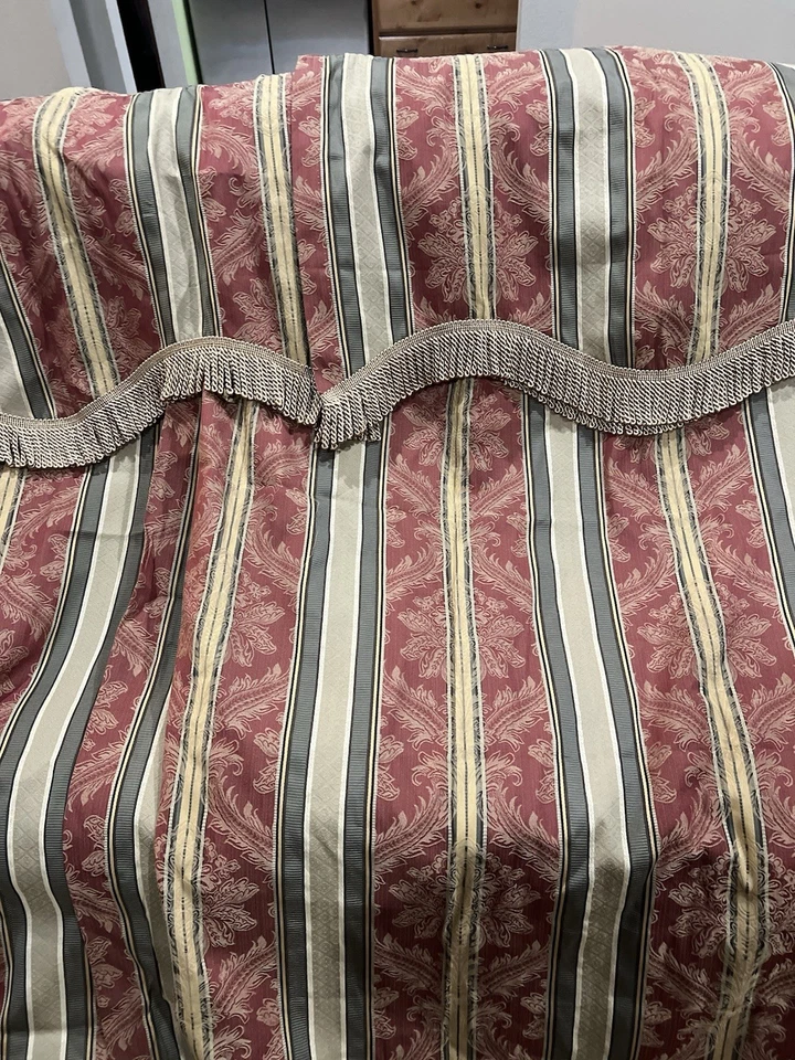 JCPenney Home Collection 2 cenefas festoneadas con flecos y 4 paneles multicolor Foto 2 de 4