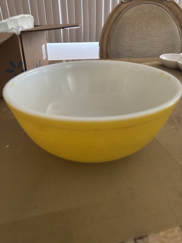 Vintage PYREX Large” Primary Yellow Mixing Nesting Bowl 1950s 1960s