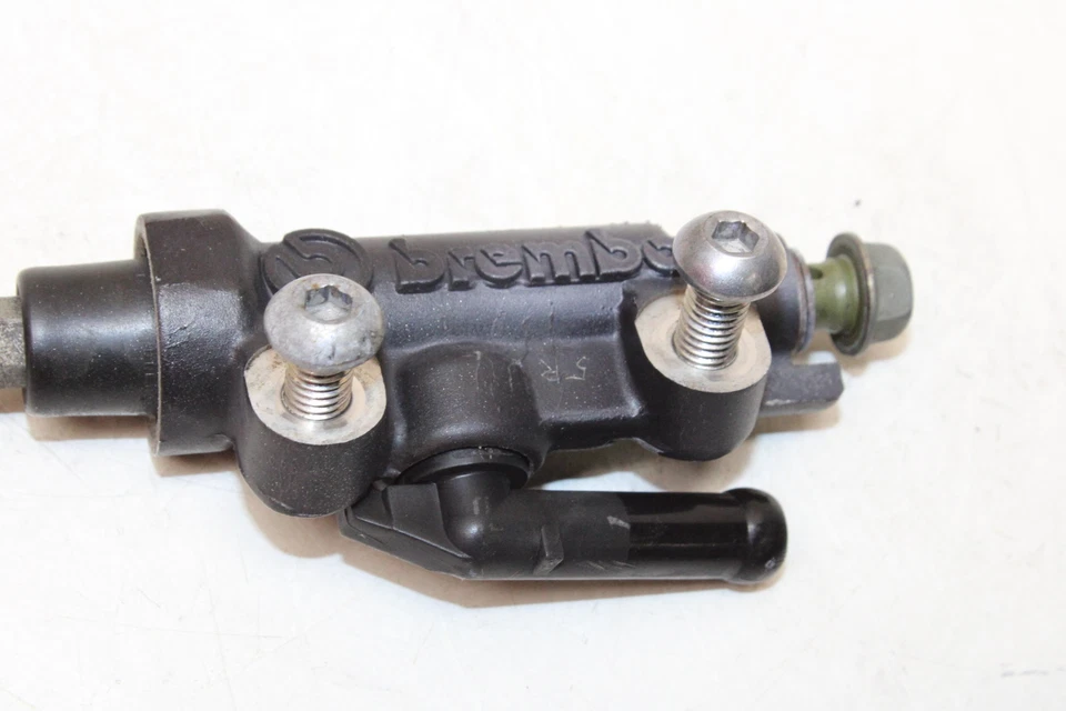 2001 年雅马哈 Yzf600r 后背制动主缸布雷博带水库 — 第 3/4 张图片