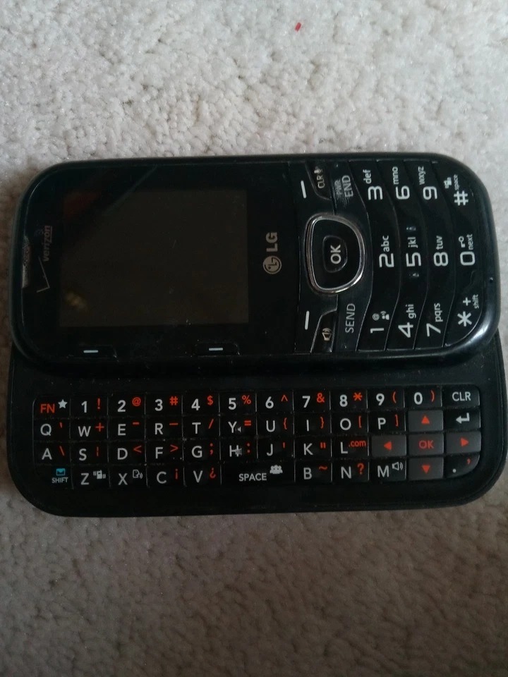 LG Cosmos 3 VN251 - Black (Verizon) Cellular Phone  - Image 2 of 4