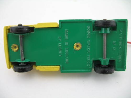 Matchbox 13 & A-1: Dodge Wreck Truck & BP Garage Pumps and Sign - Picture 8 of 21