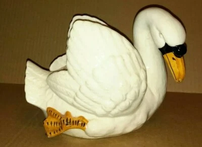 VINTAGE SWAN PLANTER CERAMIC - JAPAN - A1 - Image 1 of 4