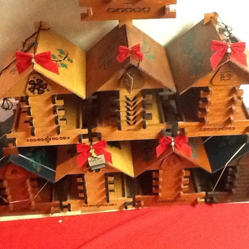 Wooden Bird Feeders Handmade log cabin square wood different colors - Picture 12 of 12
