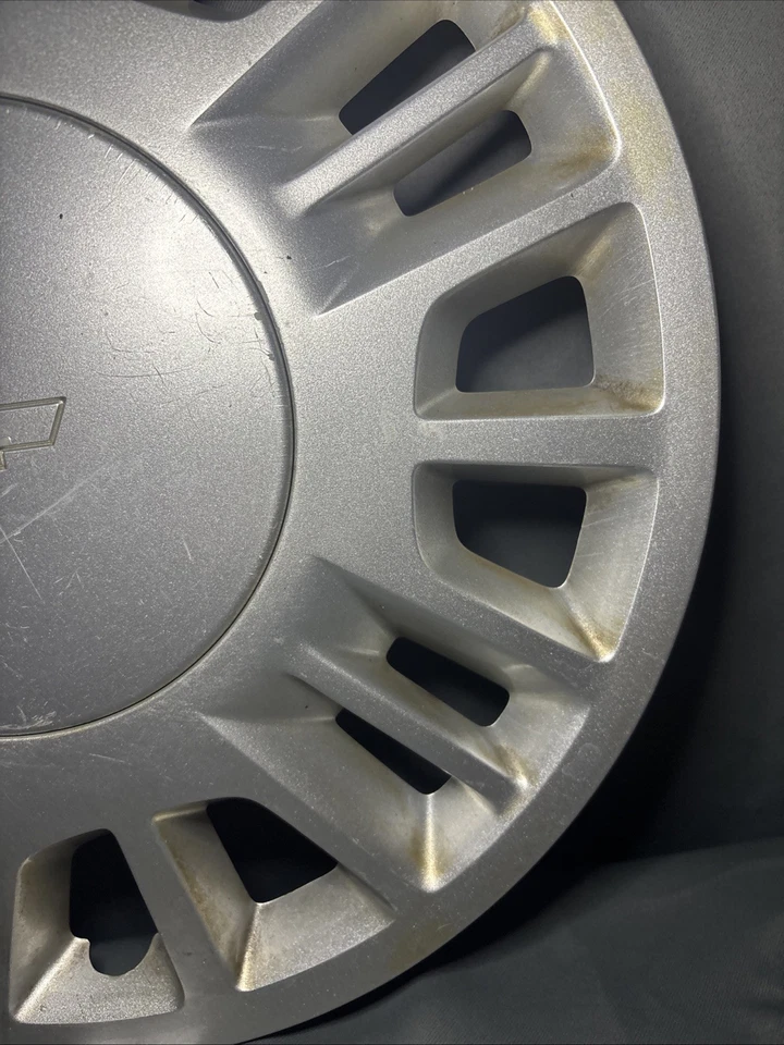 Chevrolet Malibu 2000-2005 15 pulgadas tapacubos OEM cubierta de rueda #3233, 9593496 Foto 4 de 4