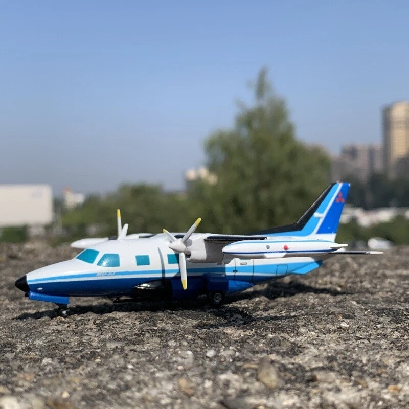Modello Militare 1:100 Aereo Turboprop Giapponese Mitsubishi MU-2J da Collezione - Immagine 3 di 4