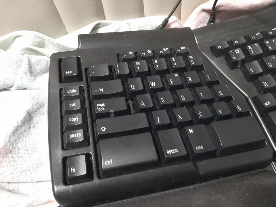 Matias FK303QPC Mini Quiet Pro 75% Mechanical Keyboard for PC + Ergo Pro For Mac - Image 4 of 4