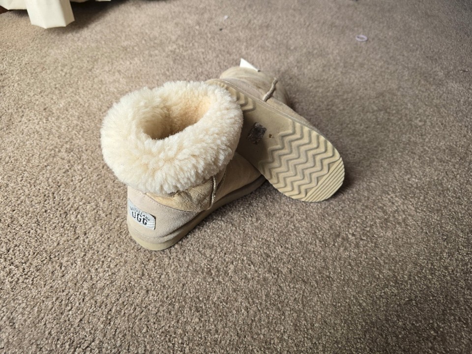 ladies size 6 ugg boots