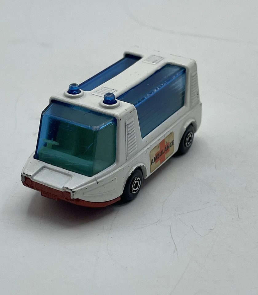 AMBULANCIA STRETCHA FETCHA Nº46 Vintage Matchbox Superfast Lesney 1971 Foto 3 de 4
