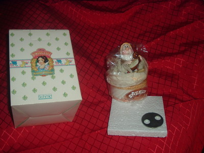 Vintage Schmid Disney SNEEZY Musical