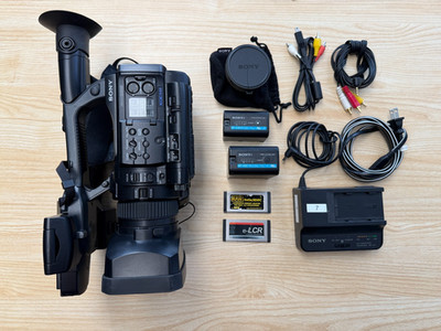 Sony PMW-100 SxS XDCAM Camcorder Kit - Good Condition - 214 hours