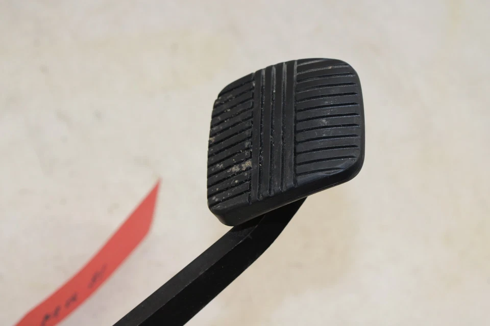 Infiniti G35 2003-2007 cupé M/T pedal de freno OEM MQ81 Foto 3 de 4