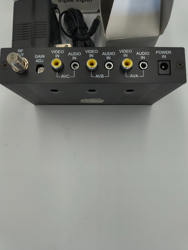 Holland Electrics LLC Model HMM-3 Agile UHF/CATV Minipod triple output