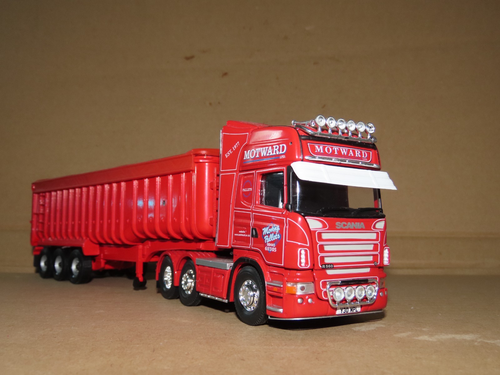 Corgi 1.50 SCALE MOTWARD Scania R Tractor Unit & BULK TIPPER