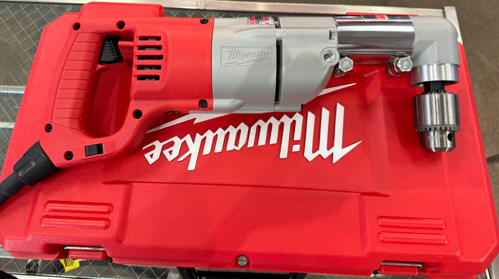 Milwaukee #1107-1 1/2" Right Angle Drill Kit W/Hard Case 120V 7-Amp Corded Drill