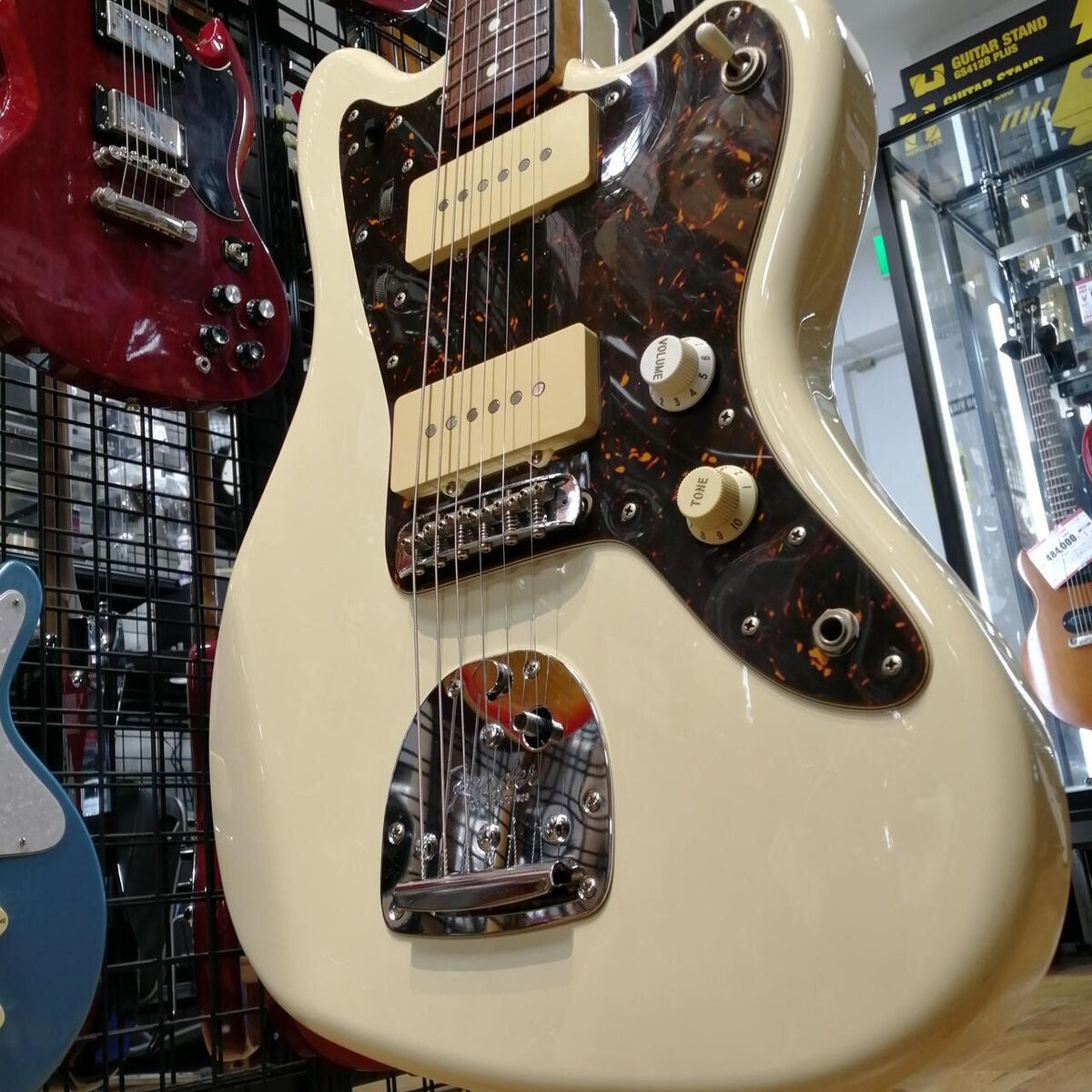 Fender Japan JM66 VWH Jazzmaster Vintage White Electric Fender Japan JM66 VWH Jazzmaster Vintage White Electric