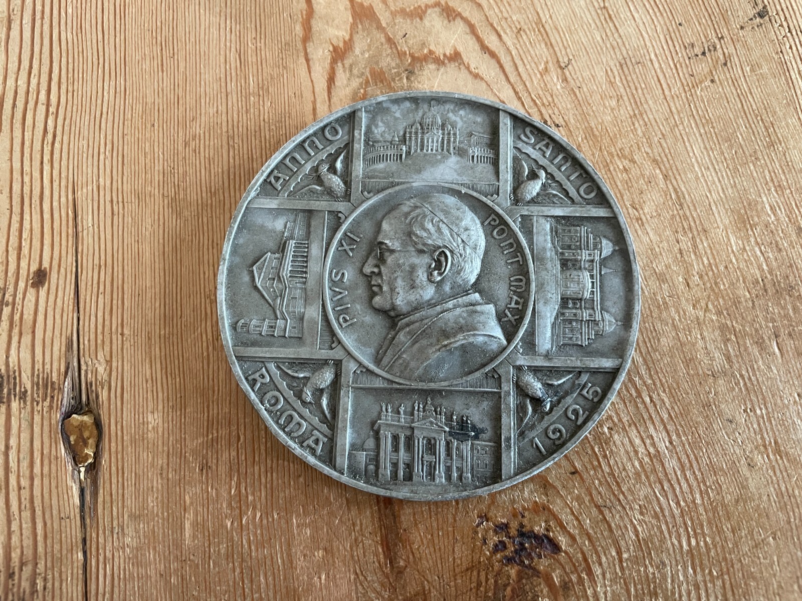 Foto 1 di 12