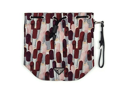 ☆PRADA☆ SAILCLOTH POUCH ロゴ バケットバッグ PRADA F/W 2018 Lipstick Print Sailcloth Nylon Metal Logo Bag