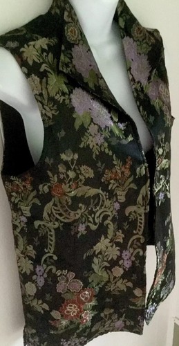 Coldwater Creek Damen Größe S schwarz Blumen Weste ärmellos glänzender Stoff