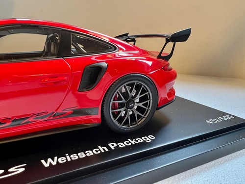 1/18 Porsche 911 GT3 RS Weissach Package Dealer Limited Edition 1 of 500 991.2 - Picture 4 of 17