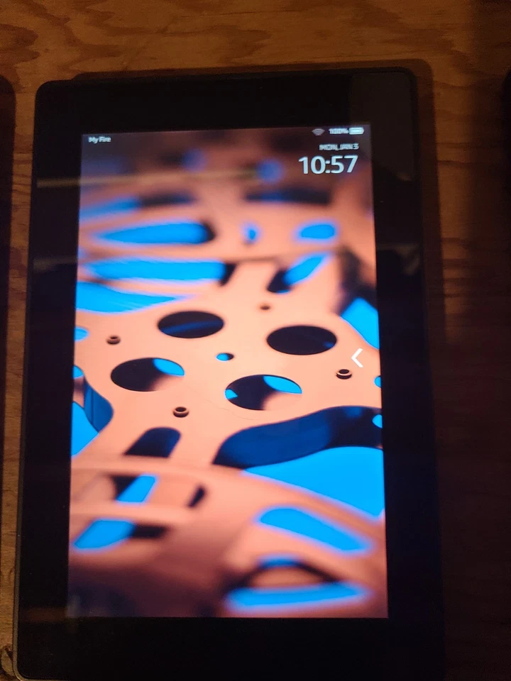 Lot of 3 Kindle Fire Tablets Used Good Codition - Image 3 of 4