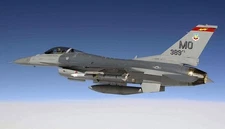 Lockheed Martin F-16 Fighting Falcon 389th Fighter Squadron WoodModel Small 1/48