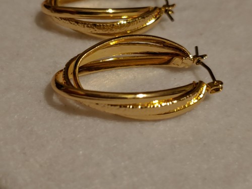 Vtg -New- Hoop Pierced Earrings- Goldtone- 1 1/4 in Drop - Par Textured & Smooth - Picture 4 of 10