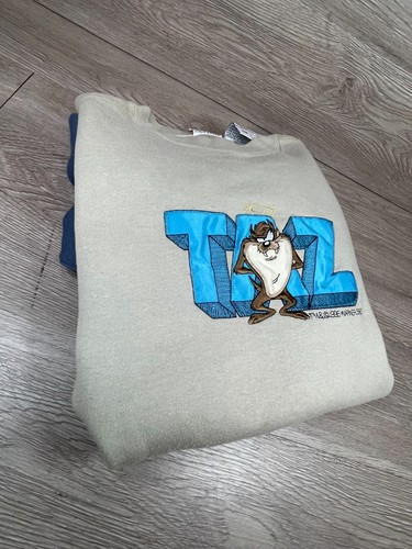 Sudadera De Colección Looney Tunes Taz Bordada Cuello Redondo Para Hombre Talla Grande - Imagen 13 de 13