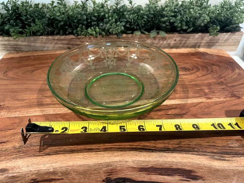 Stunning Green Cameo Depression Glass - 8" Berry Bowl.