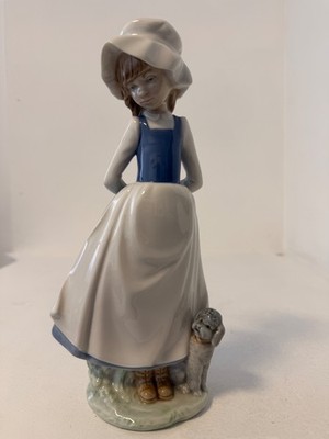 Nao by Lladro Figur Mädchen mit Hund versteckt einen Knochen - Handarbeit Spanien 1983 25 cm