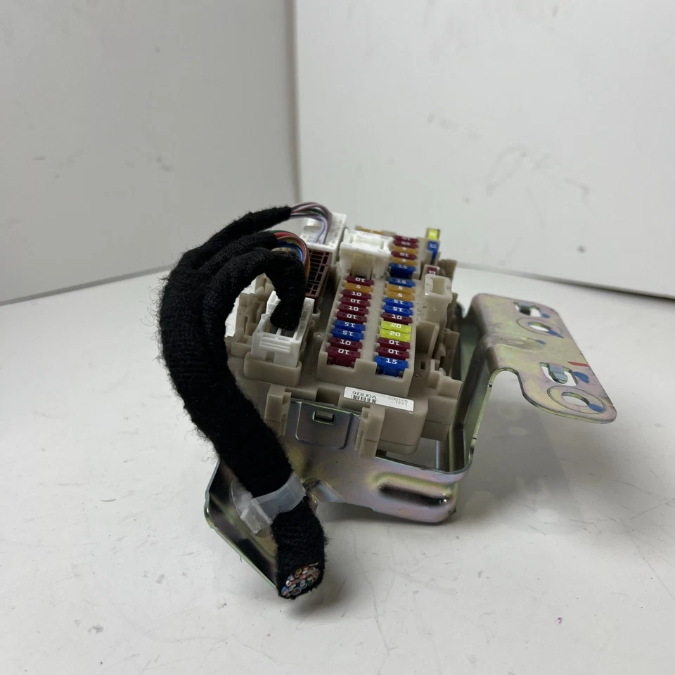 Nissan Frontier 2022 tablero cabina fusibles caja bloque de conexiones OEM Foto 2 de 4