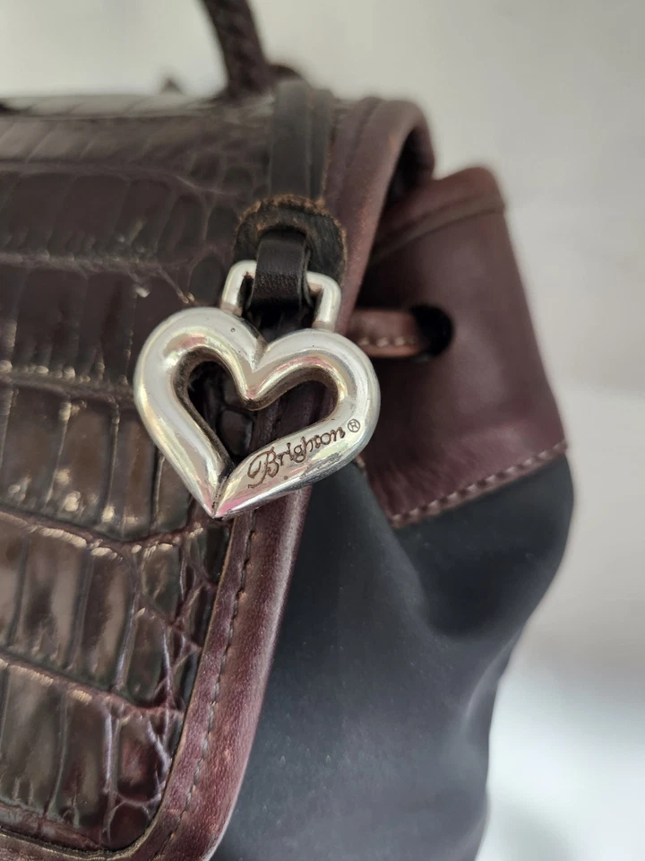 Mini Mochila Brighton Monica Cuero Negro Marrón Cocodrilo Repujado De Colección Foto 3 de 4