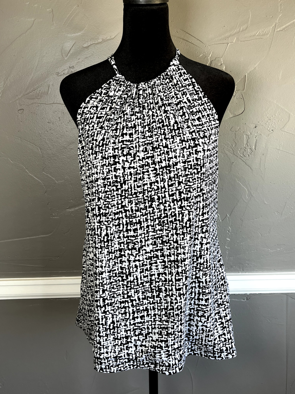 Style & Co. Women's Size L Black & White Sleeveless Top
