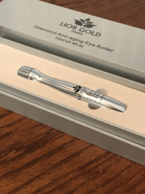 anti aging eye roller