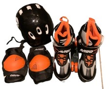 Avigo - Roller Skates Including Helmet  Knee-Pads - Adjustable Sizes 1-4