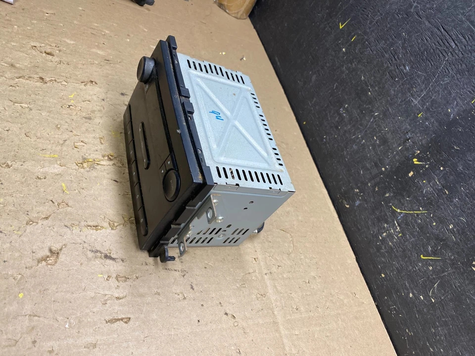 2008-2013 Ford E150 E250 E350 AM FM Radio Stereo Receiver OEM u5426 DG - Image 3 of 4