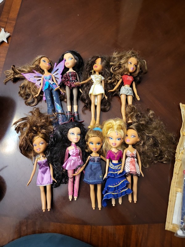 Bratz Doll Lot Of 9